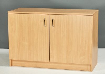 Educational storage cabinet in wood veneer with double doors and chrome handles